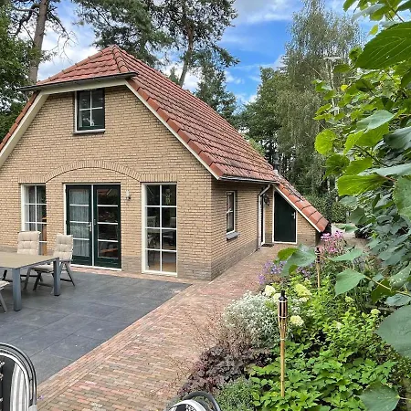 Holiday home Luxe Vakantie Woning In Het Lunterse Bos