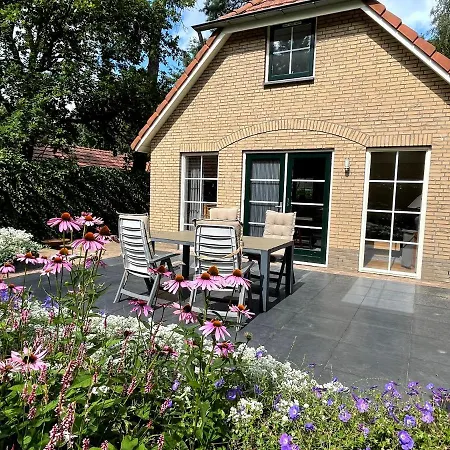 Holiday home Luxe Vakantie Woning In Het Lunterse Bos *